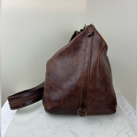 Vintage Handbags - Vintage Italian Leather Backpack Brown Distressed Patina Made in Italy